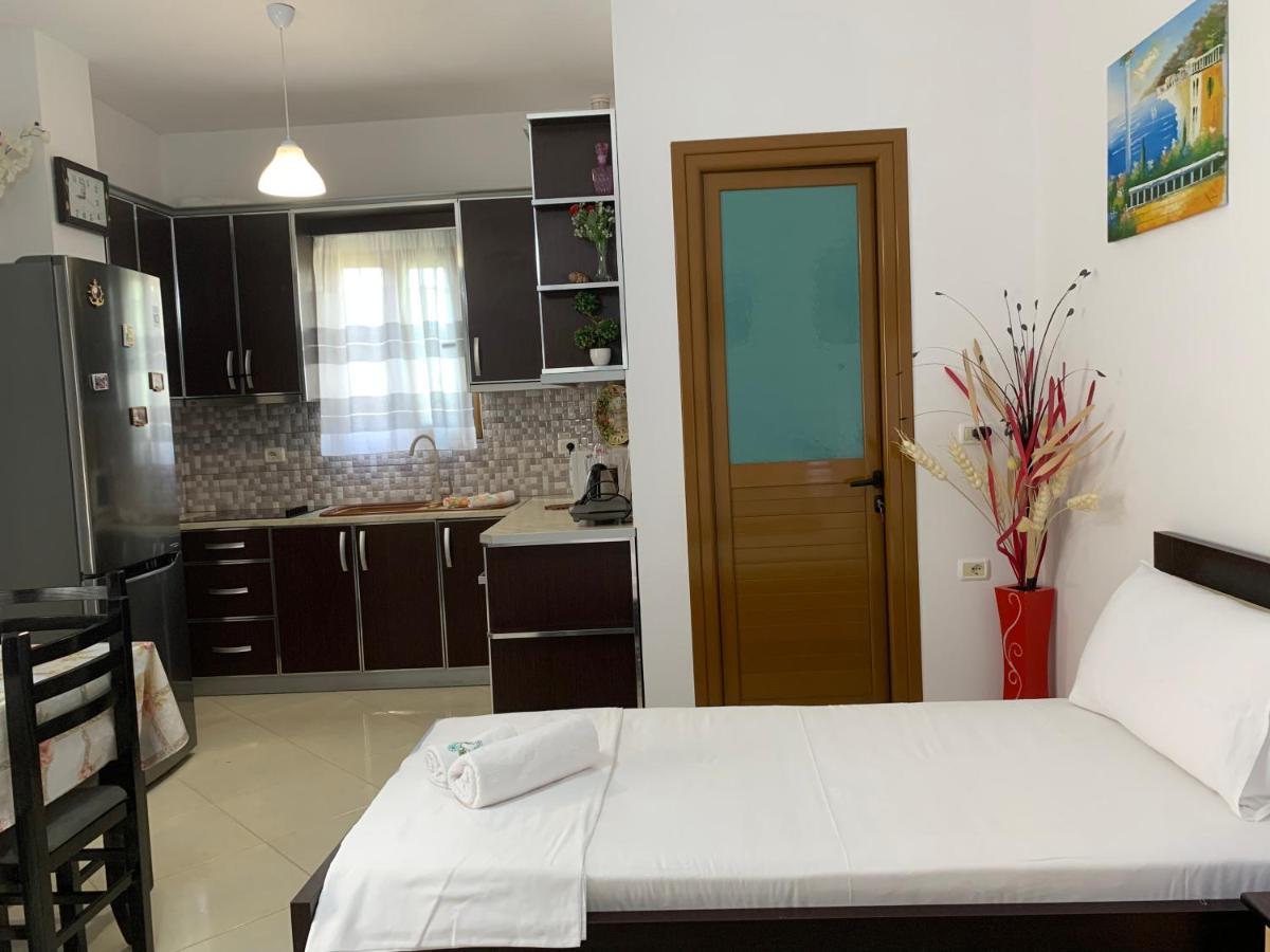 Guesthouse Jasmine Ksamil Esterno foto