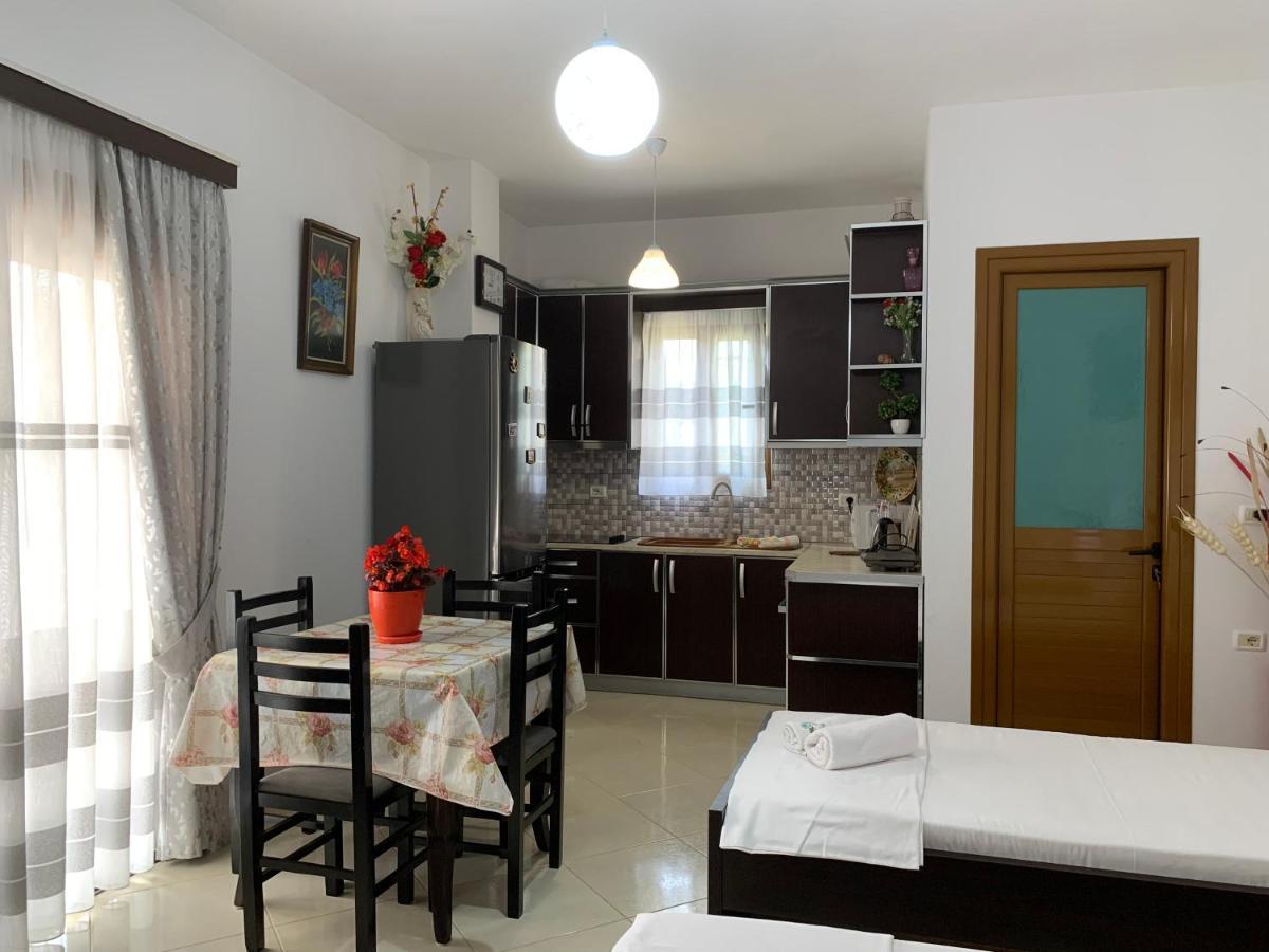 Guesthouse Jasmine Ksamil Esterno foto