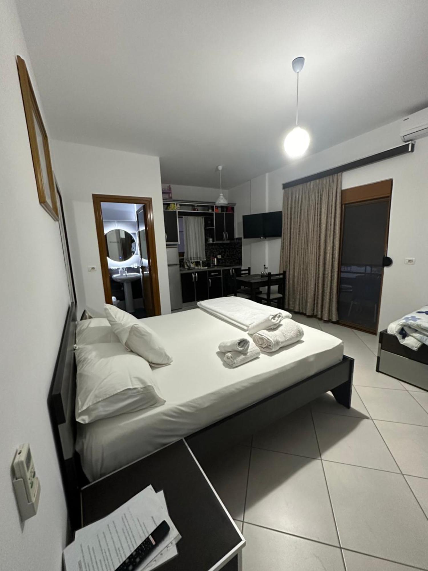 Guesthouse Jasmine Ksamil Esterno foto