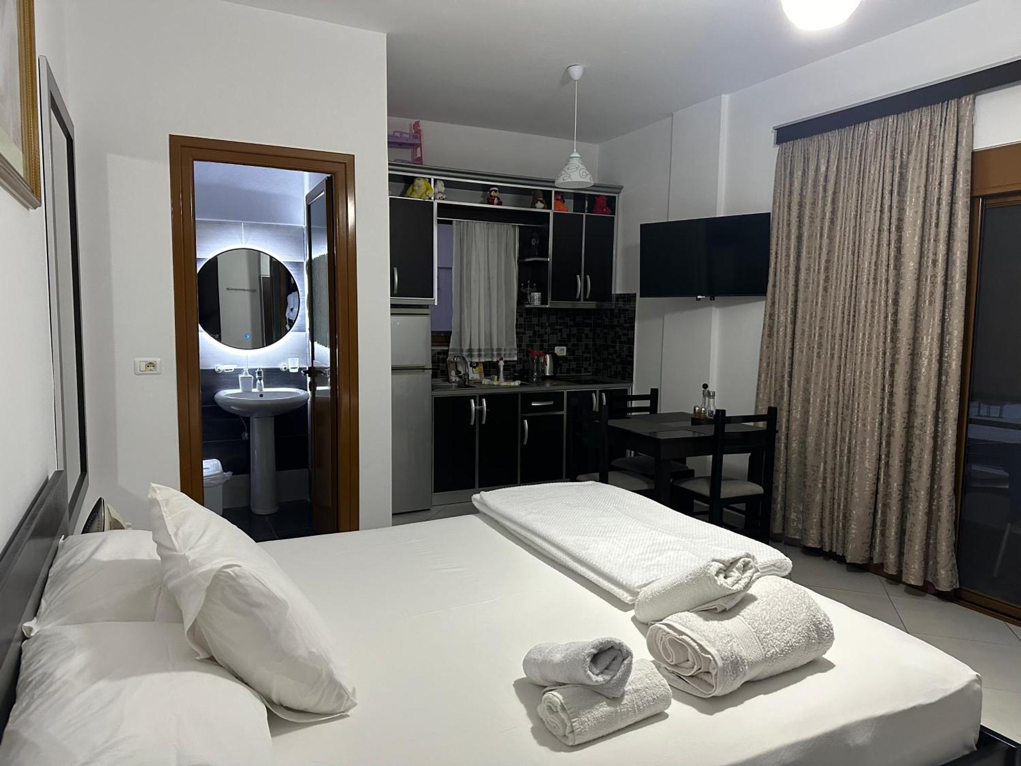 Guesthouse Jasmine Ksamil Esterno foto